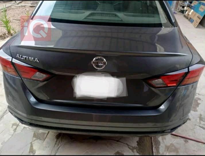 نيسان ألتيما